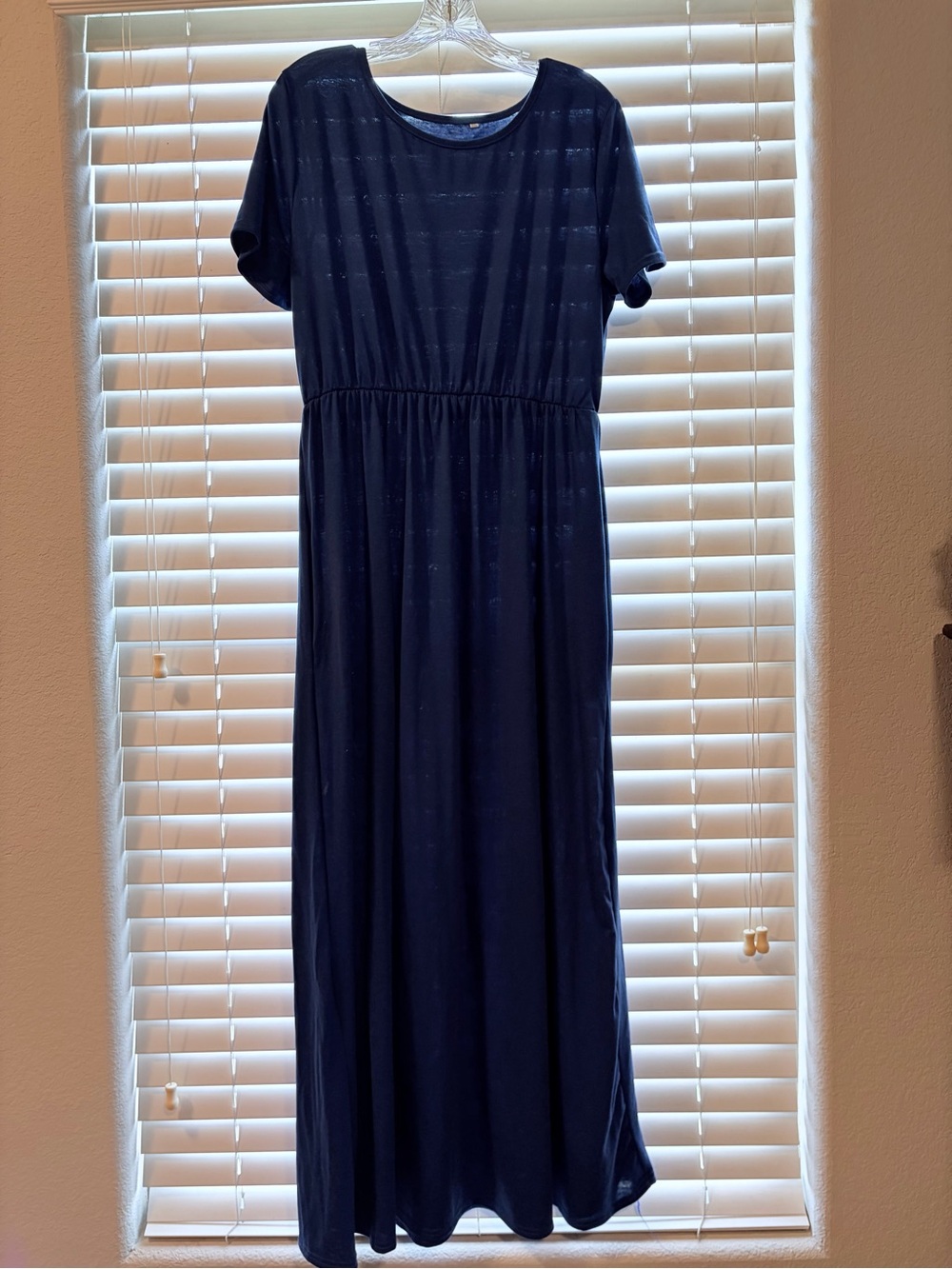 Women’s Navy Short-Sleeve Maxi Dress — Classic Everyday Style